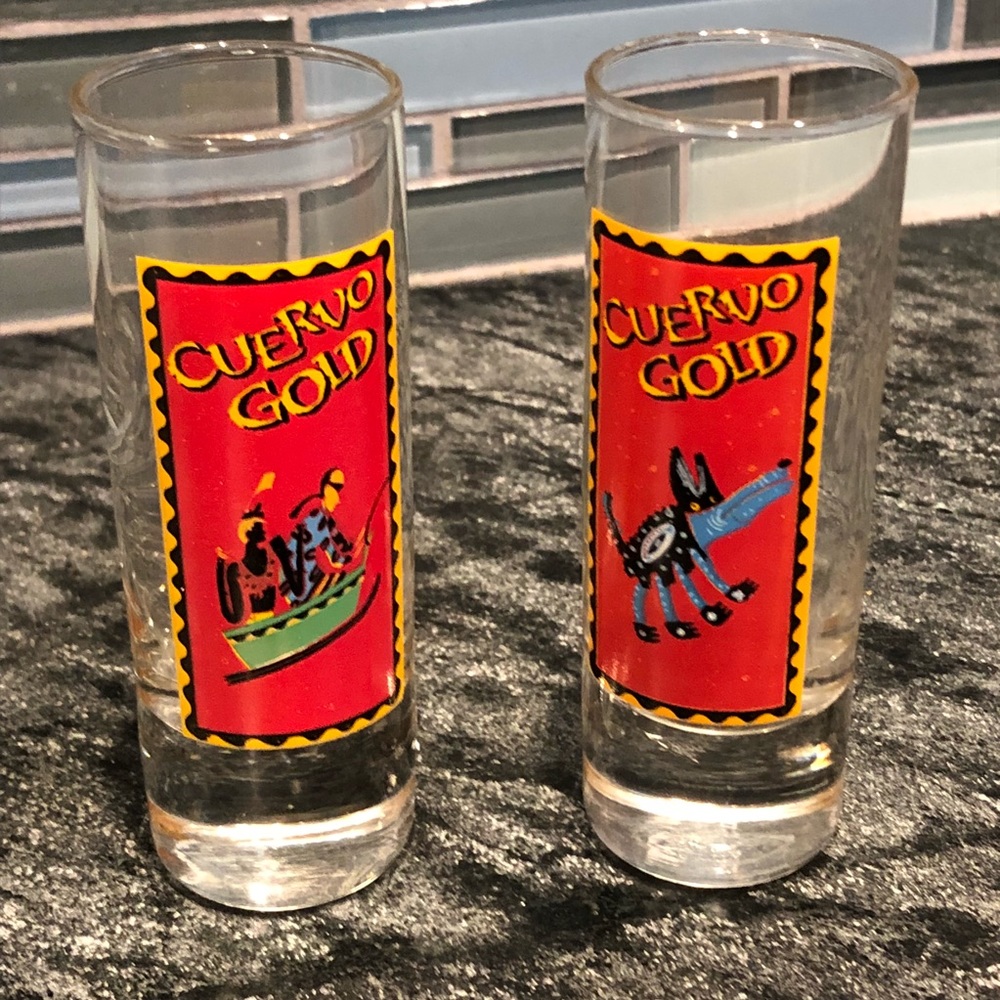 Cuervo Gold Shot Glass Set